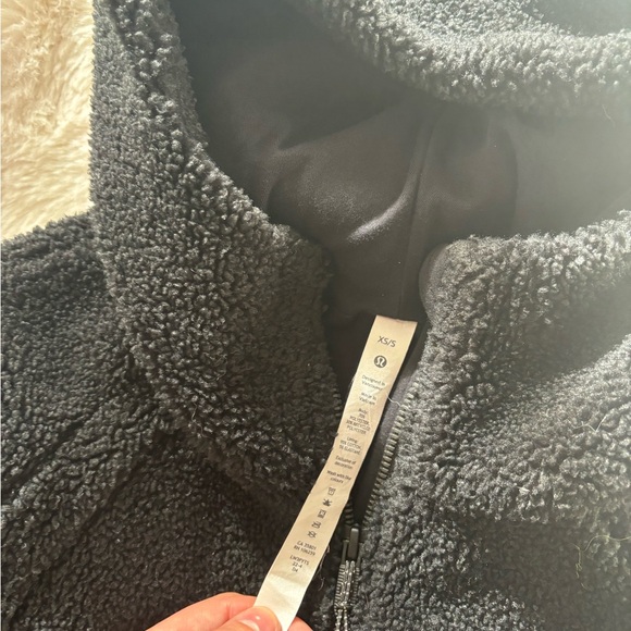 Lululemon - Scuba Oversized Sherpa 1/2 Zip Hooded Sweatshirt in Black - Picture 9 of 11